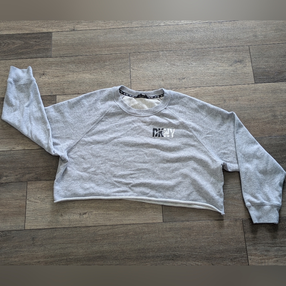 DKNY Sport Grey Cropped Pullover Sweatshirt Crewneck Long Sleeve Sleeve Size: Lg